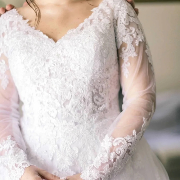 DAVIDS BRIDAL Solid white long sleeve wedding dress - Picture 5 of 5